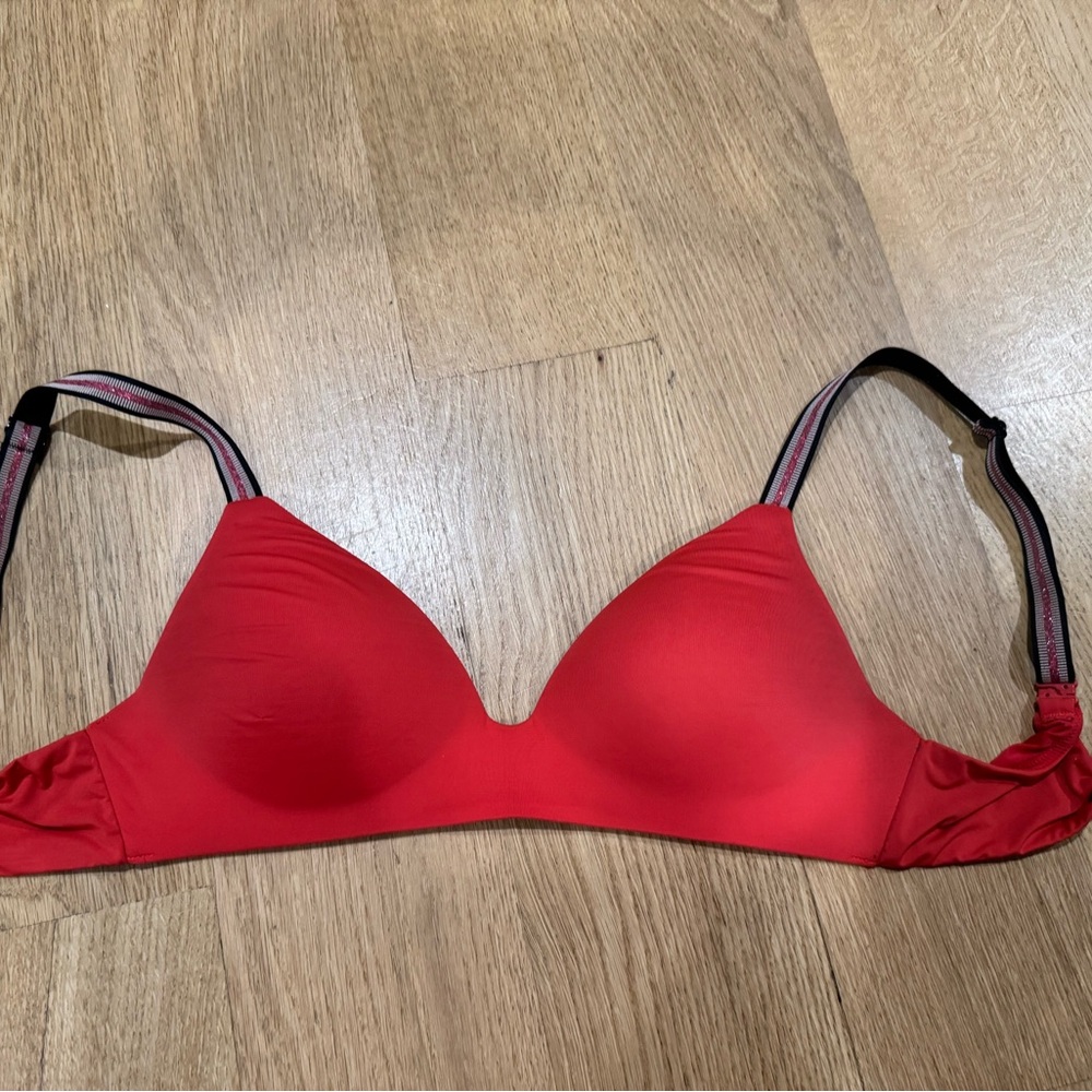 Victoria's Secret Wireless Bra Seamless Comfort